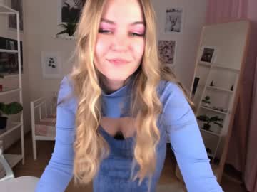 webcam girl aurora_howard live cam image #1145628