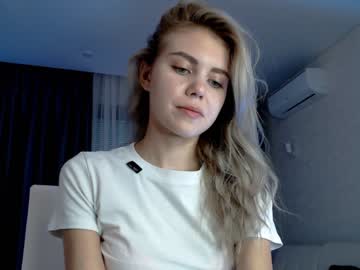 webcam girl amourvenenum live cam image #2868227