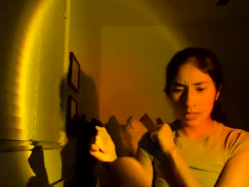 webcam girl divine_iris live cam image #2918577