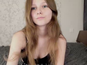 webcam girl alainaestrada live cam image #5569361