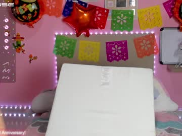 webcam girl little_effy18 live cam image #2423578