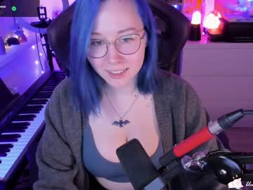 webcam girl blue_mooncat live cam image #6520564
