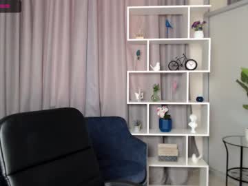webcam girl lilliasweety live cam image #1800419