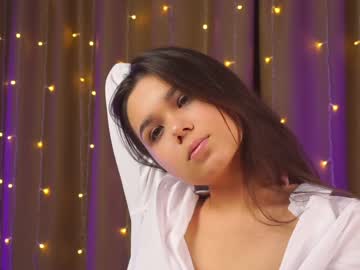 webcam girl helenmoors live cam image #5011722