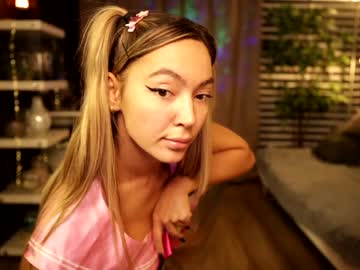 webcam girl fantasystudiox live cam image #2880624