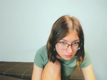 webcam girl emma__ellis live cam image #2325451