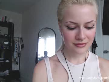 webcam girl _mllymoore_ live cam image #2266218