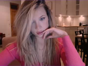 webcam girl bitter_moon live cam image #3247975