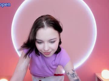 webcam girl livermorai live cam image #3258349