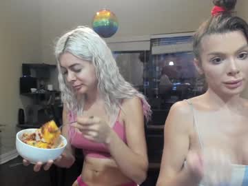 webcam tranny bigdicktrannynicole live cam image #2731999