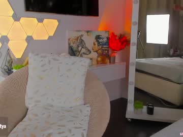 webcam girl sweety_rinushka_ live cam image #1121213