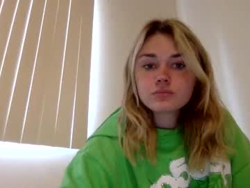 webcam girl cassidyyqueen live cam image #4364077