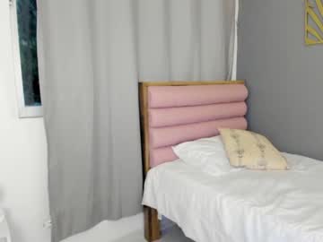 webcam girl roberta_lipa live cam image #2575643