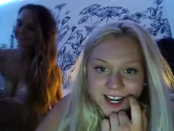 webcam couple prettypoliteladies live cam image #4744398