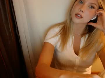 webcam girl bitter_moon live cam image #4063918