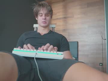 webcam man dave_maxwell live cam image #688375