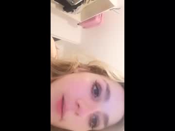 webcam girl lavingne live cam image #3583437