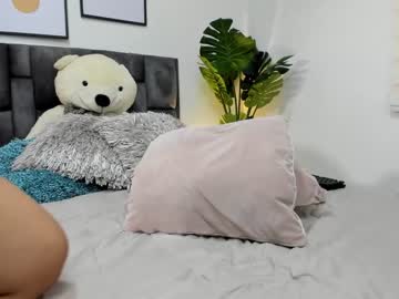 webcam girl abigail_w live cam image #2269880