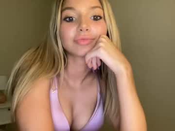 webcam girl heyyitsemilyy live cam image #7013663