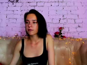 webcam girl shellywow live cam image #2555154