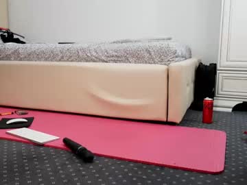 webcam girl carmela_fox live cam image #3709435