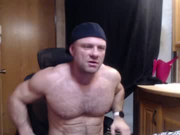 webcam man 9fat_inches live cam image #3726472