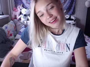 webcam girl babyfromtheforest live cam image #2405368