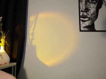 webcam girl lucie_beltran live cam image #4927804