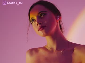 webcam girl taanni_bc live cam image #4911872