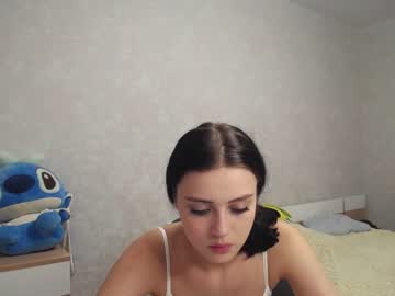 webcam girl kira_little live cam image #4607551