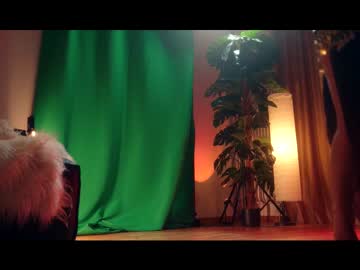 webcam girl artmosphera live cam image #2773328
