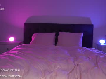 webcam girl ezra live cam image #4140389