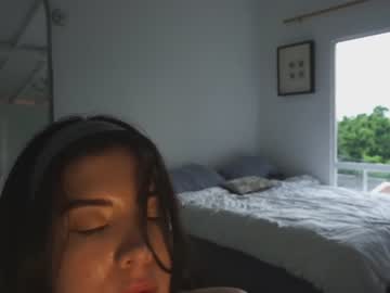 webcam girl soifiee live cam image #4721024