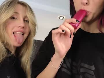 webcam girl yononeey live cam image #6954229