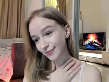 webcam girl happiness_s live cam image #5945845