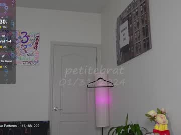 webcam girl petitebrat live cam image #6298293