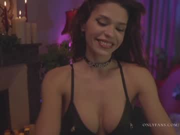webcam girl lucieoude_ live cam image #3277390