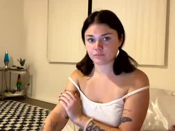 webcam girl cassidyyqueen live cam image #4623397