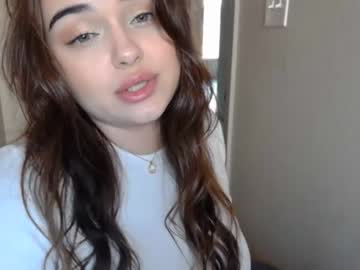 webcam girl innocentxdoll19 live cam image #2801003