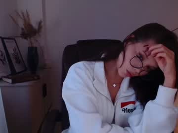 webcam girl bitter_moon live cam image #6880932