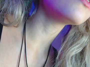 webcam girl holymollylight live cam image #117883