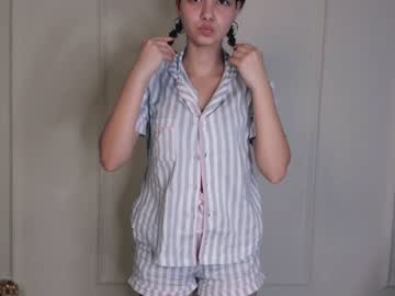 webcam girl laa_ura live cam image #6602853