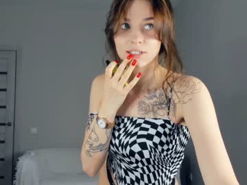 webcam girl scarlett_711 live cam image #994015