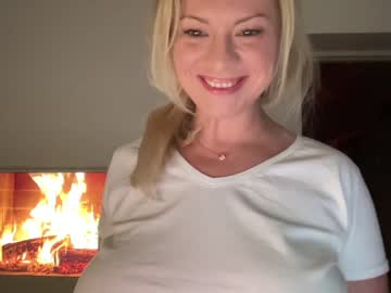 webcam girl kiradivine live cam image #2907985