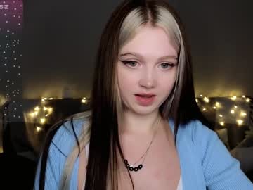 webcam girl small_blondee live cam image #5650824