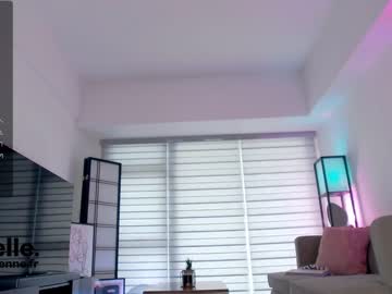 webcam girl belle_adrienne live cam image #6570165
