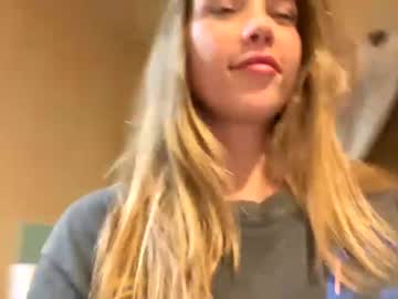 webcam girl bitter_moon live cam image #3299405