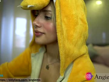 webcam girl nina_mon live cam image #4834317