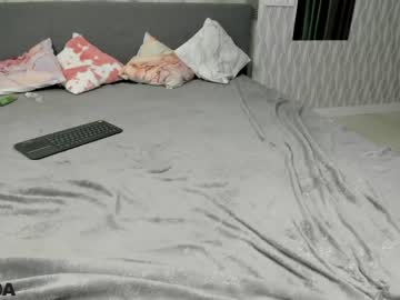 webcam couple yourlovelyjulia live cam image #2388364