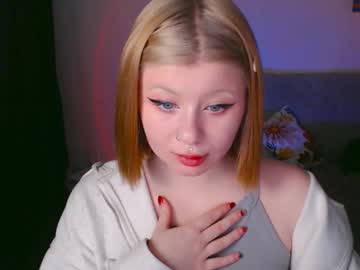 webcam girl loraloveu live cam image #7083583